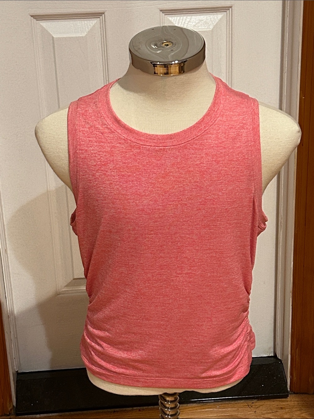 Lululemon Women’s Pink Sleeveless Crewneck Tank Top